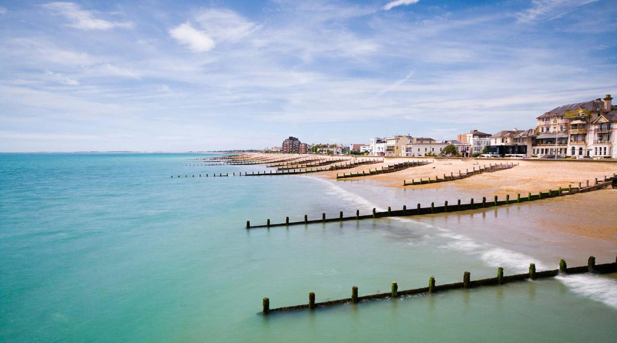 Absolute Beachfront With Decked Garden Oasis And Views Bognor Regis Esterno foto