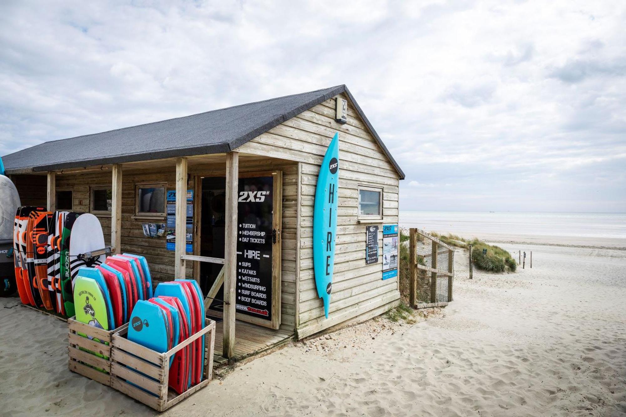Absolute Beachfront With Decked Garden Oasis And Views Bognor Regis Esterno foto