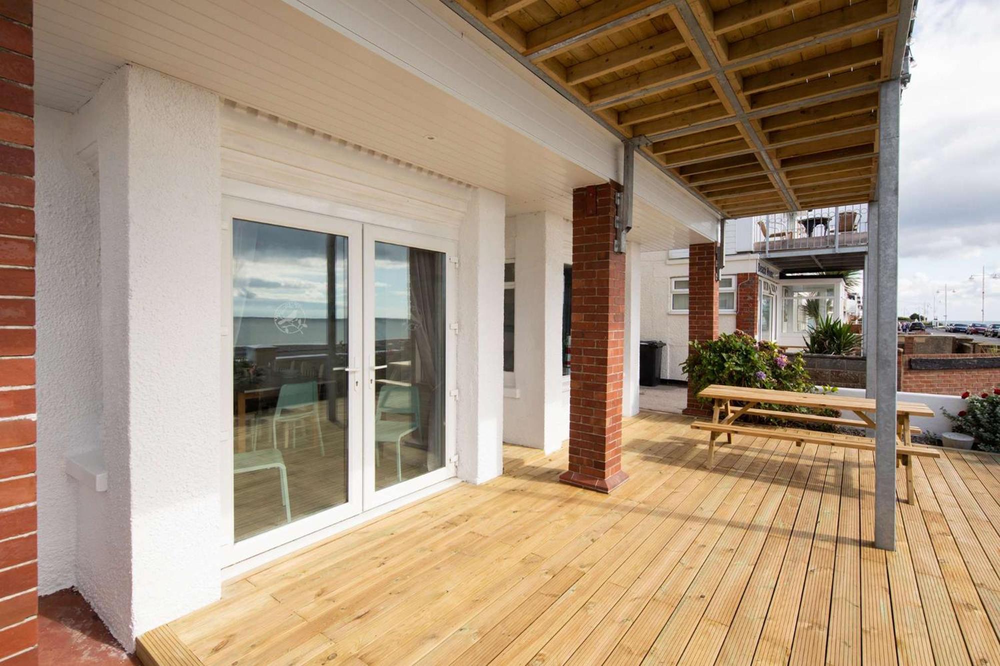 Absolute Beachfront With Decked Garden Oasis And Views Bognor Regis Esterno foto